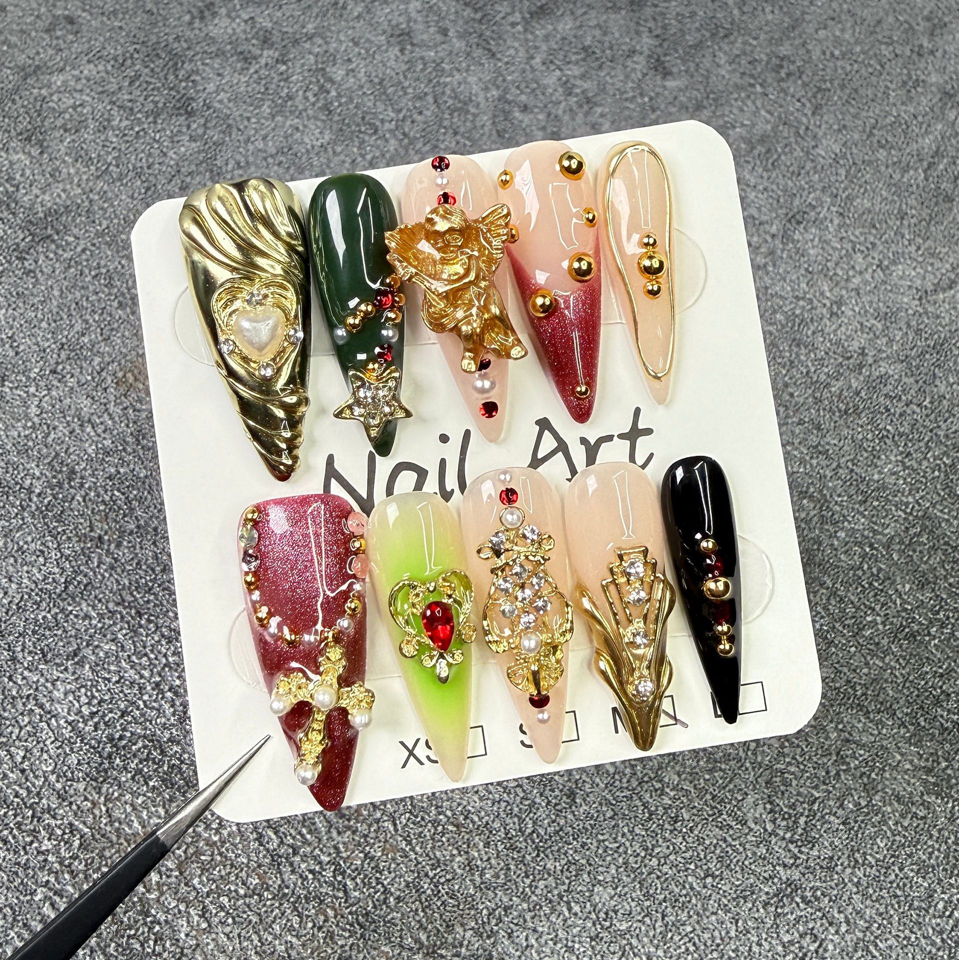 King's Court Press-On Nail Set